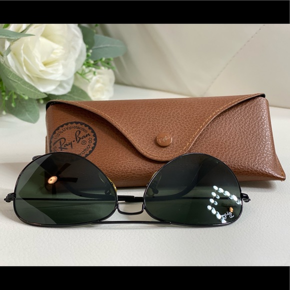 Like new Ray-Ban aviator sunglasses in black! - Picture 7 of 7